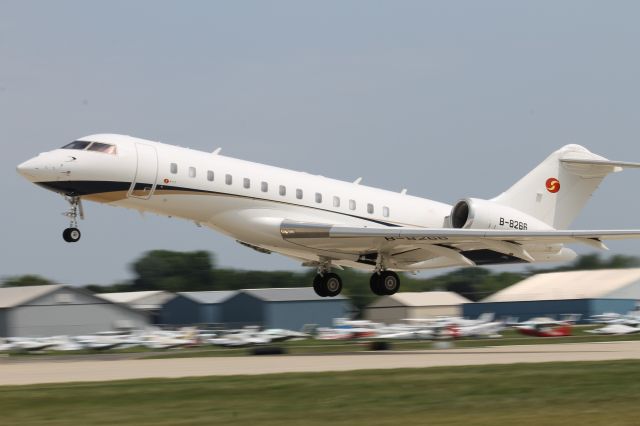 Bombardier Global Express (B-8266)