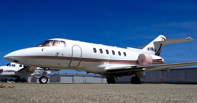 Hawker 800 (N74GW)