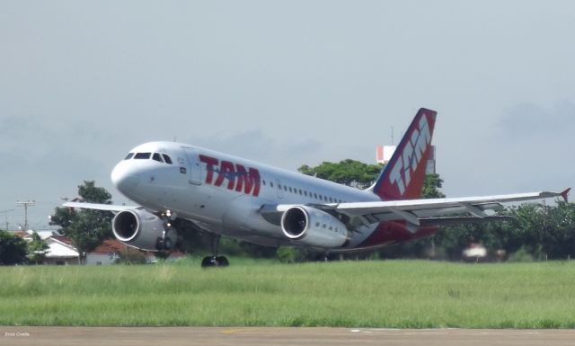 Airbus A319 (PR-MBN)