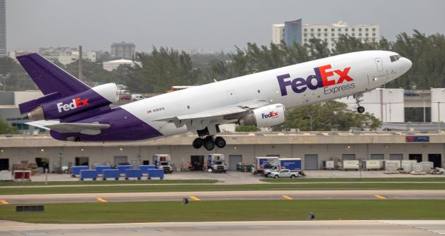 McDonnell Douglas DC-10 (N383FE) - FedEx DC-10 climbing out of RWY 10L