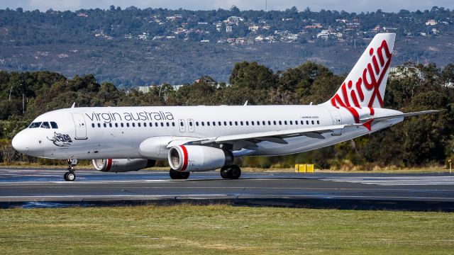 Airbus A320 (VH-YUD)