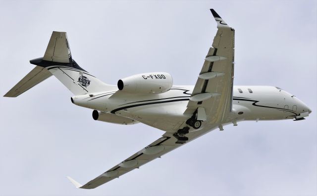 Bombardier Challenger 300 (C-FXGO)