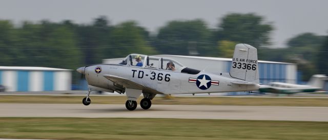 Beechcraft Mentor (N4WL) - On flightline