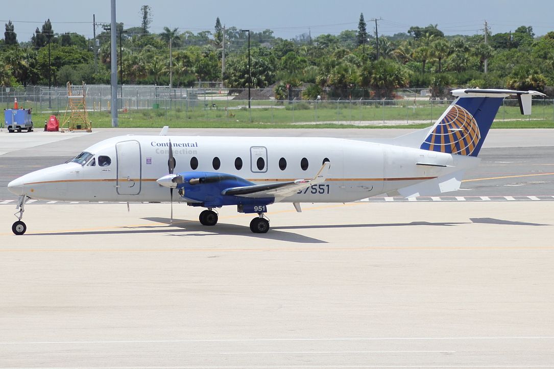 Beechcraft 1900 (N87551)