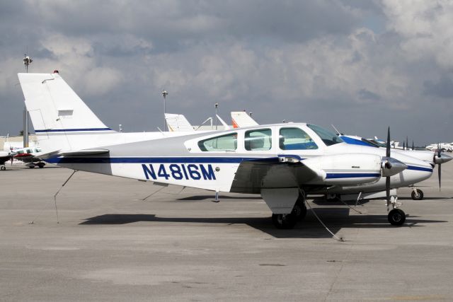 Beechcraft 55 Baron (N4816M) - 08-Apr-11