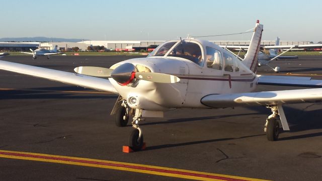 Piper Cherokee (VH-RMW)