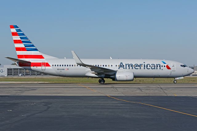 Boeing 737-800 (N844NN) - Boeing 737-800 (N844NN)