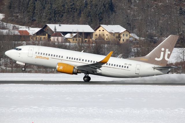 BOEING 737-300 (OY-JTE)