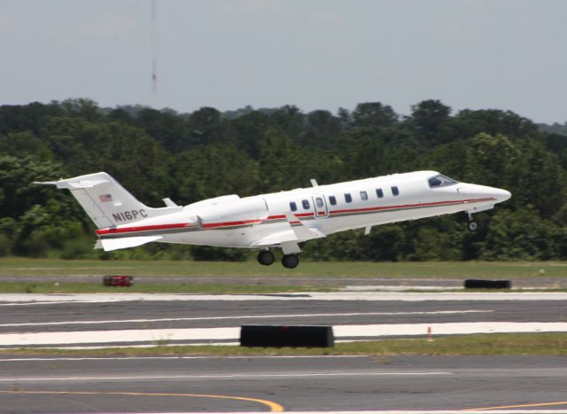 Bombardier Learjet 75 (N16PC)