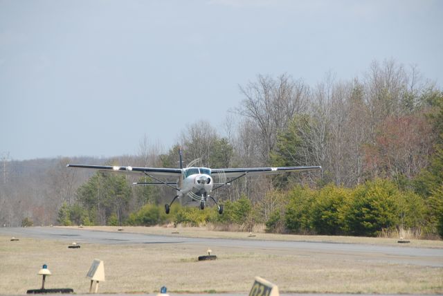 Cessna Caravan (N831FE)