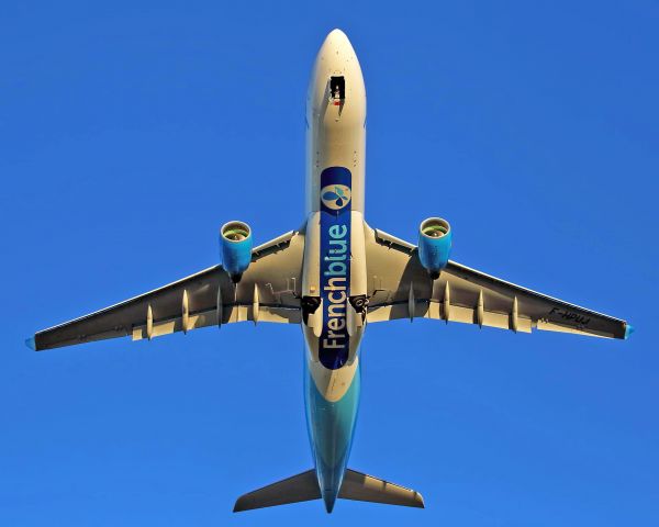 Airbus A330-300 (F-HPUJ) - Take-off in end afternoon.