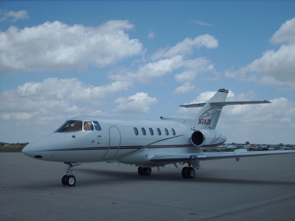 Hawker 800 (N24JG)