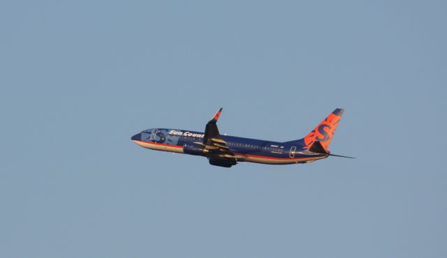 Boeing 737-800 (N801SY)