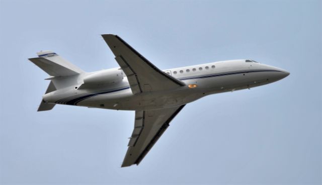 Dassault Falcon 900 (N906CM)