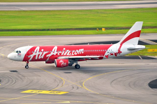 Airbus A320 (9M-AHT)