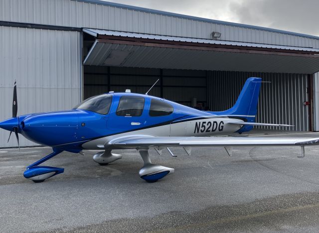 Cirrus SR-22 (N52DG)