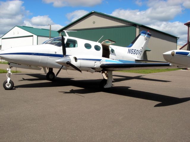 Cessna 402 (N550FS)