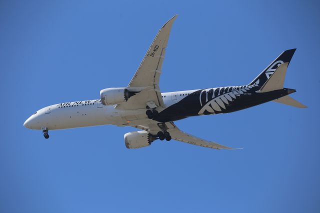 Boeing 787-9 Dreamliner (ZK-NZD)