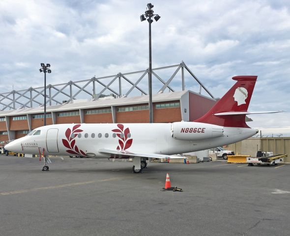 Dassault Falcon 2000 (N886CE) - Caesars Entertainment brand new livery Dassault Falcon 2000 - 08/01/18