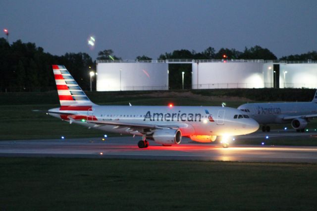 Airbus A319 (N717UW) - This A/C used to display the "Carolina Panthers" USAir colors. Now the fresh paint of American.