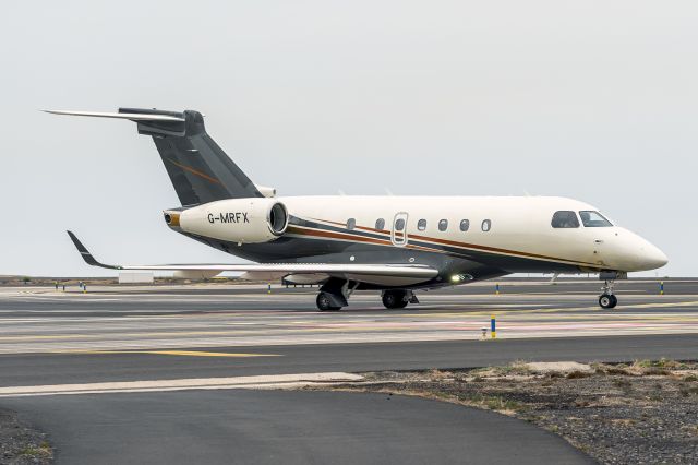 Embraer Legacy 550 (G-MRFX)