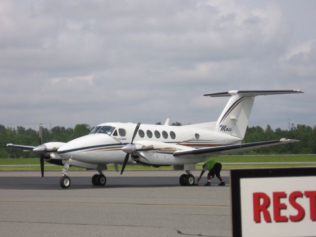 — — - Just arriving at Concord Regional Airport (pic taken by Hunalink3) - 6/16/09