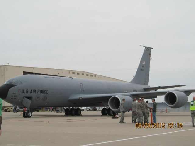 Boeing C-135FR Stratotanker (63-8037)