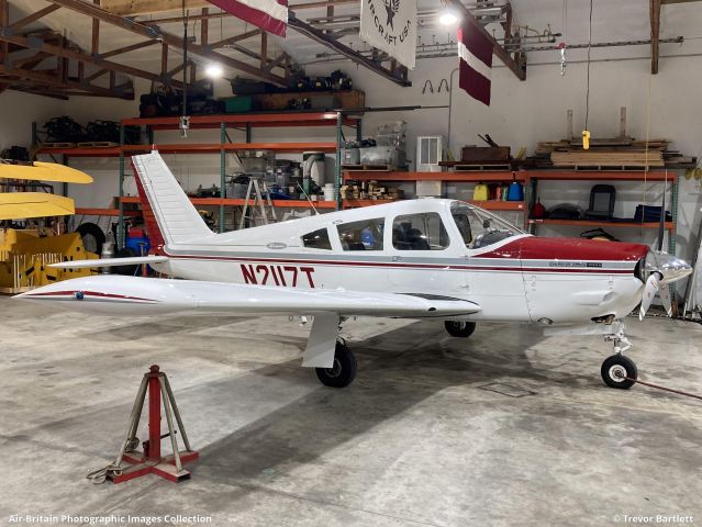 Piper Cherokee Arrow (N2117T)