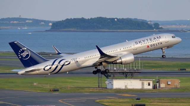 Boeing 757-200 (N722TW)