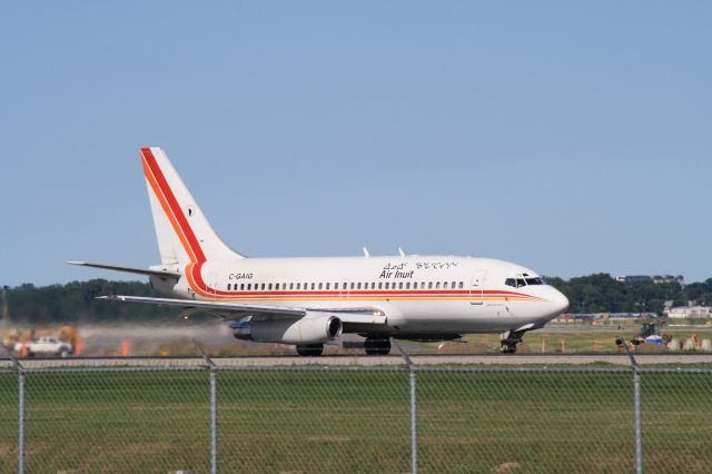 Boeing 737-700 (C-GAIG)