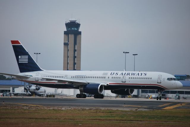 Boeing 757-200 (N920UW) - Holding short runway 18L - 10/23/09