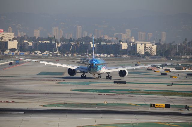 Boeing 787-9 Dreamliner (F-OMUA)