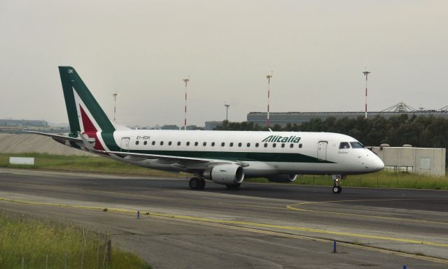 Embraer 170/175 (EI-RDK) - Alitalia Cityliner Embraer ERJ-175STD EI-RDK in Roma Fiumicino 