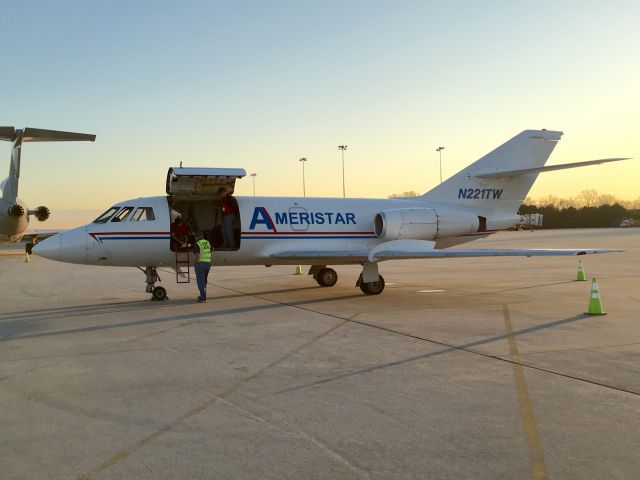 Dassault Falcon 20 (N221TW)