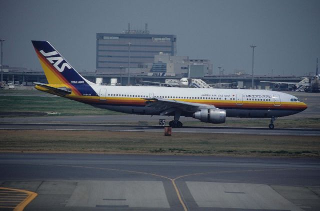 Airbus A300F4-200 (JA8471) - Taxing at Tokyo-Haneda Intl Airport on 1996/04/04