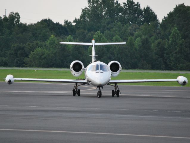 Learjet 35 (N986SA) - RSB INVESTMENTS INC arriving at KJQF - 7/28/13