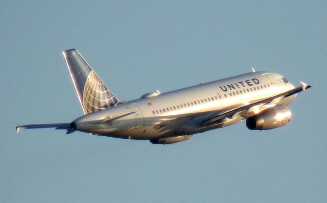 Airbus A319 (N829UA)