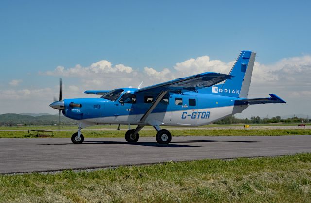 C-GTOR — - Fuel stop in CYHU. 04-06-2022