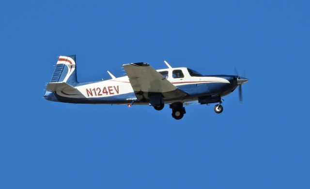 Mooney M-20 (N124EV)