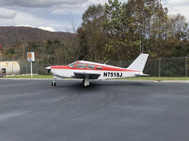 Piper Cherokee (N7518J)