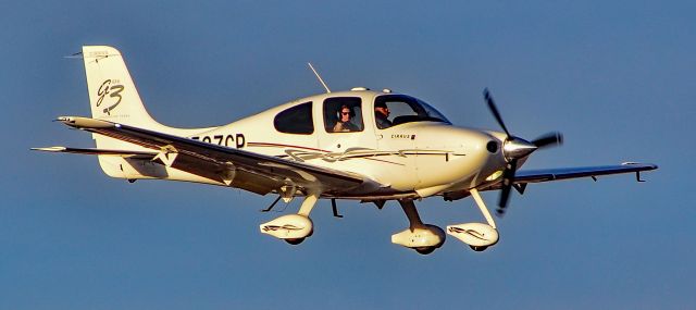 Cirrus SR-22 (N537CP) - N537CP 2008 CIRRUS SR22 G3 GTS s/n 3038 - North Las Vegas Airport  KVGTbr /Photo: TDelCorobr /December 15, 2023