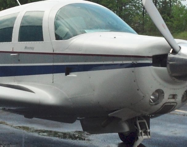 Mooney M-20 (N943RW) - "201" windshield, cowl