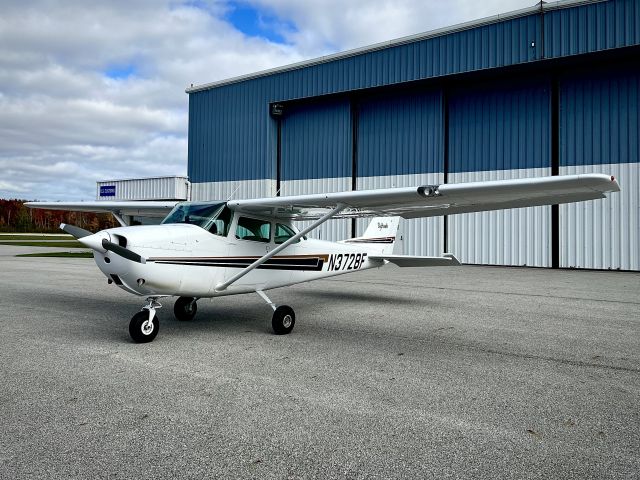 Cessna Skyhawk (N3728F)