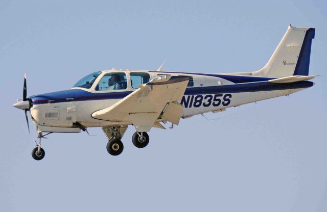 Beechcraft Bonanza (36) (N1835S)