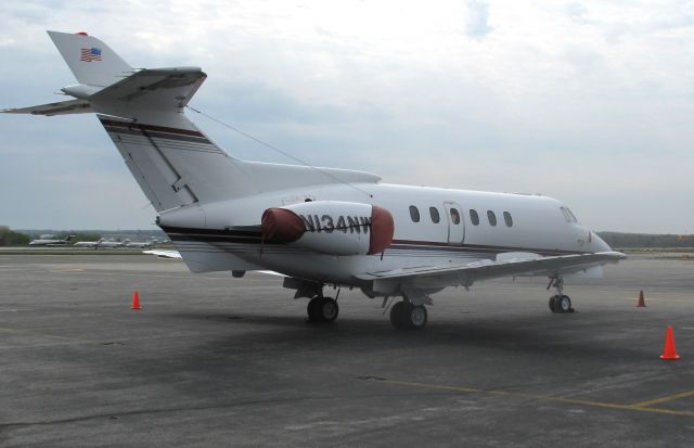 Hawker 800 (N134NW)