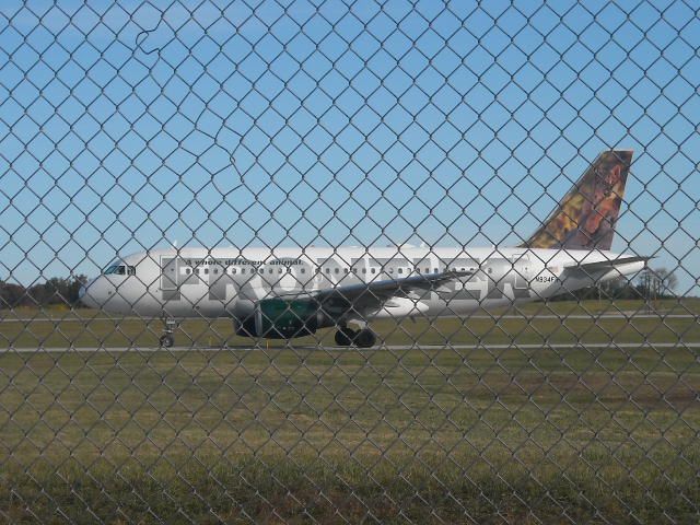 Airbus A319 (N934FR)