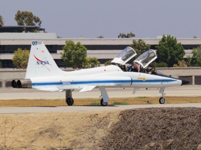 Northrop T-38 Talon (N907NA) - Taxiing to RWY 30