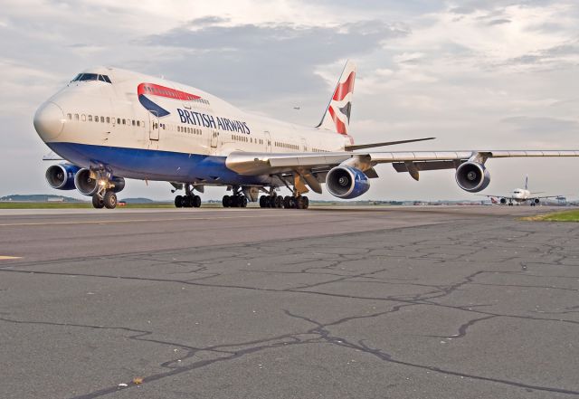 Boeing 747-400 (G-CIVW) - G-CIVW