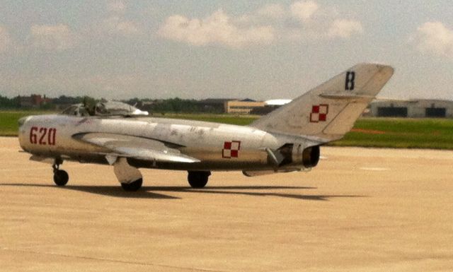 MIKOYAN MiG-17 (N620PF)