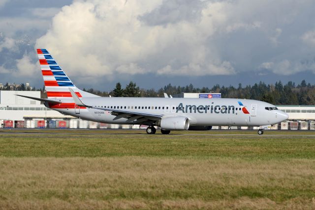 Boeing 737-800 (N836NN)